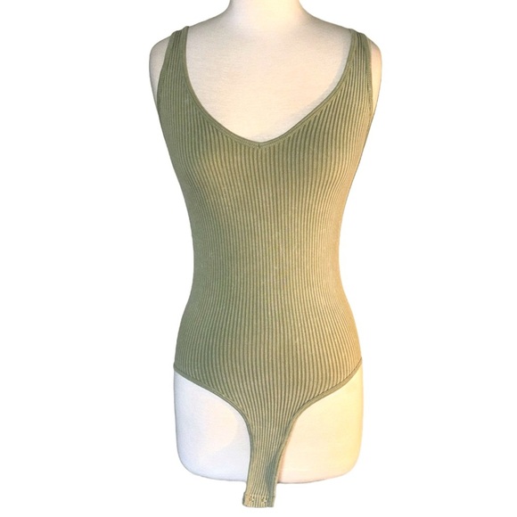 Aura Tops - AURA sage green ribbed snap sleeveless tank bodysuit in women’s small/medium